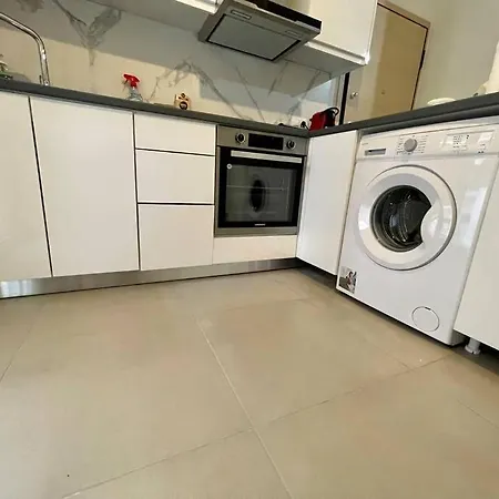 Apartment Modern & Stylish 2 Bedroom Near Acropolis Athens