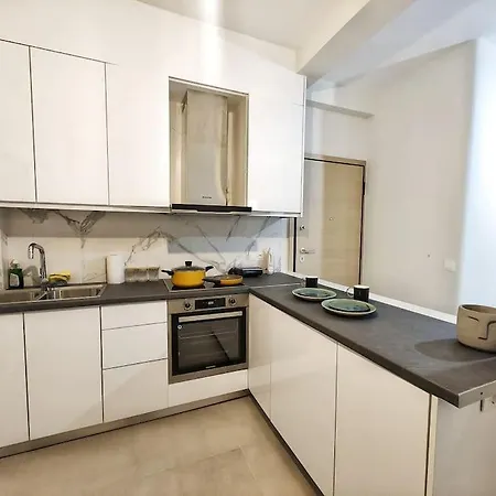 Modern & Stylish 2 Bedroom Near Acropolis * Athens