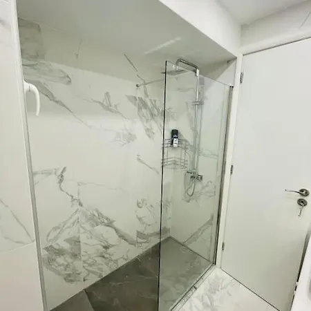 Modern & Stylish 2 Bedroom Near Acropolis