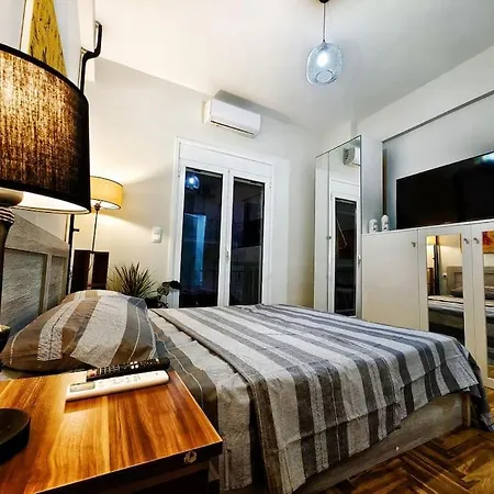 Modern & Stylish 2 Bedroom Near Acropolis Apartment Athens