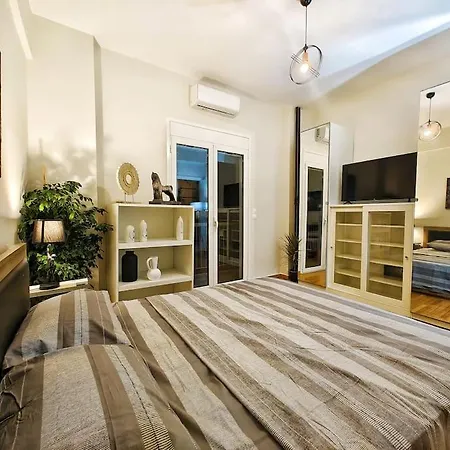 Apartment Modern & Stylish 2 Bedroom Near Acropolis Athens