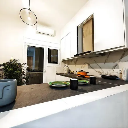 Modern & Stylish 2 Bedroom Near Acropolis Athens