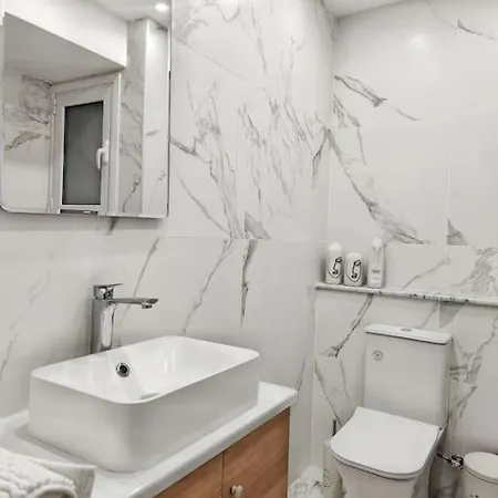 Apartment Modern & Stylish 2 Bedroom Near Acropolis Athens